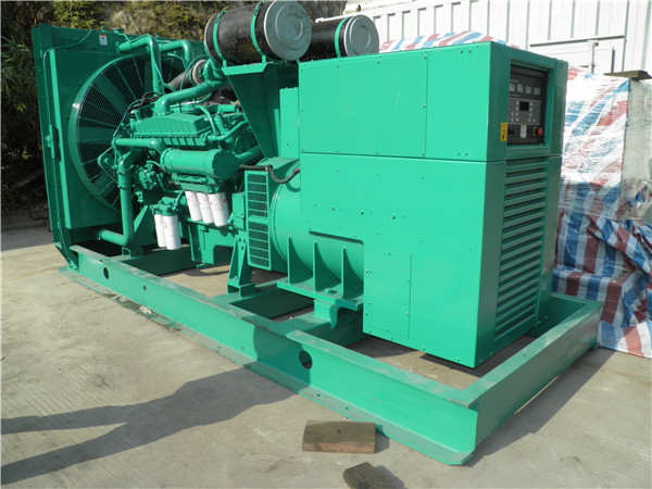 平阳出租发电机 发电机组厂家：柴油发电机组的控制屏的作用是什么？