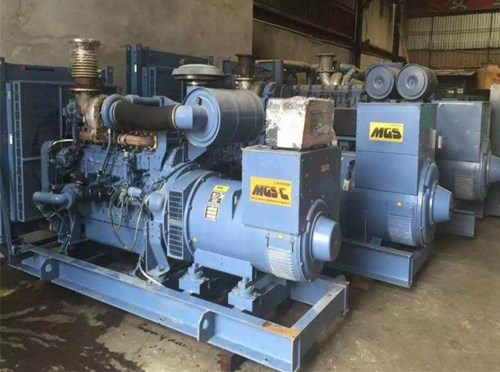 平阳发电机组带负载降电压是什么原因照成的？