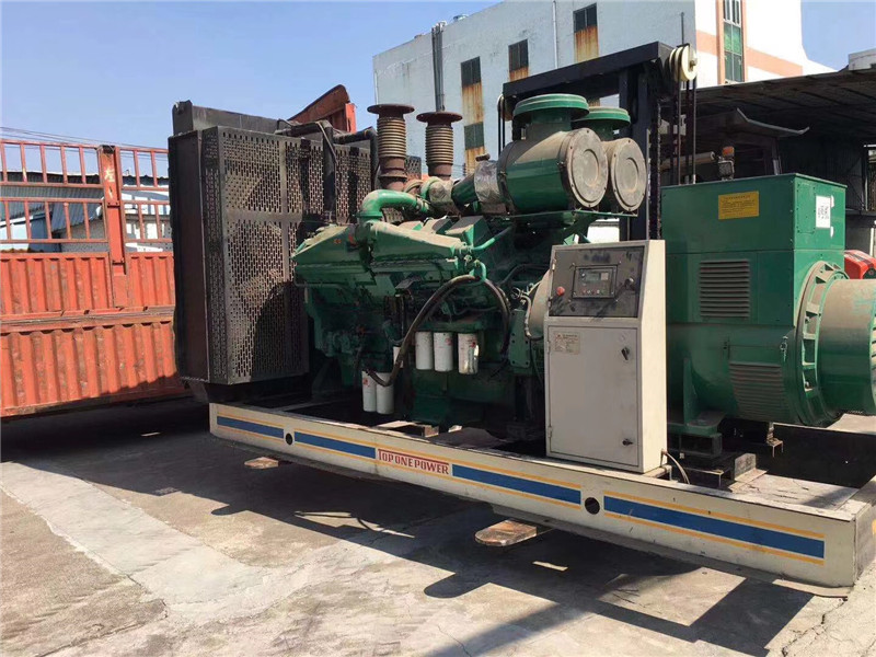 平阳如何判断柴油发电机组的机油温度是否达到了合适的预热温度？