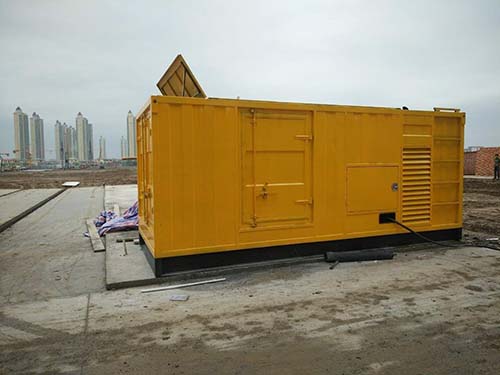 平阳合同中关于乙方责任导致工期延误的赔偿标准应该如何制定？